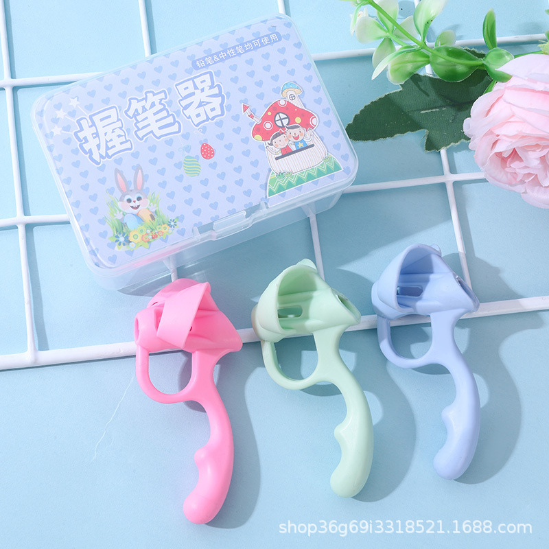 Five-finger pen holder corrector kindergarten beginner primary school children pencil cap corrector writing