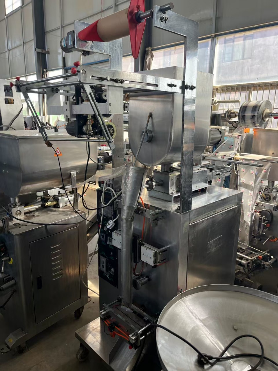 Новое поступление машины для упаковки соуса, фактический продукт не соответствует цене. Если вам нужно, пожалуйста, свяжитесь со мной