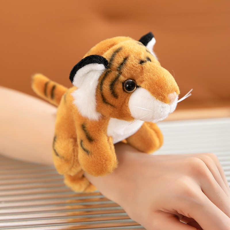 Stand shoulder doll tiger doll plush toy cartoon hanging shoulder magnetic red panda giraffe doll gift wholesale