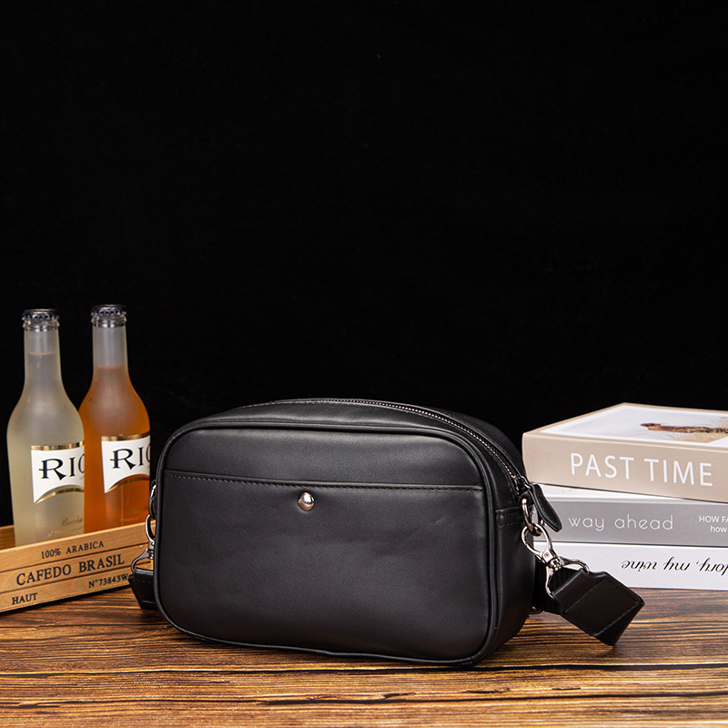 Factory Direct Sales fashion trendy men's shoulder messenger bag new black plaid small bag casual men's bag small square bag