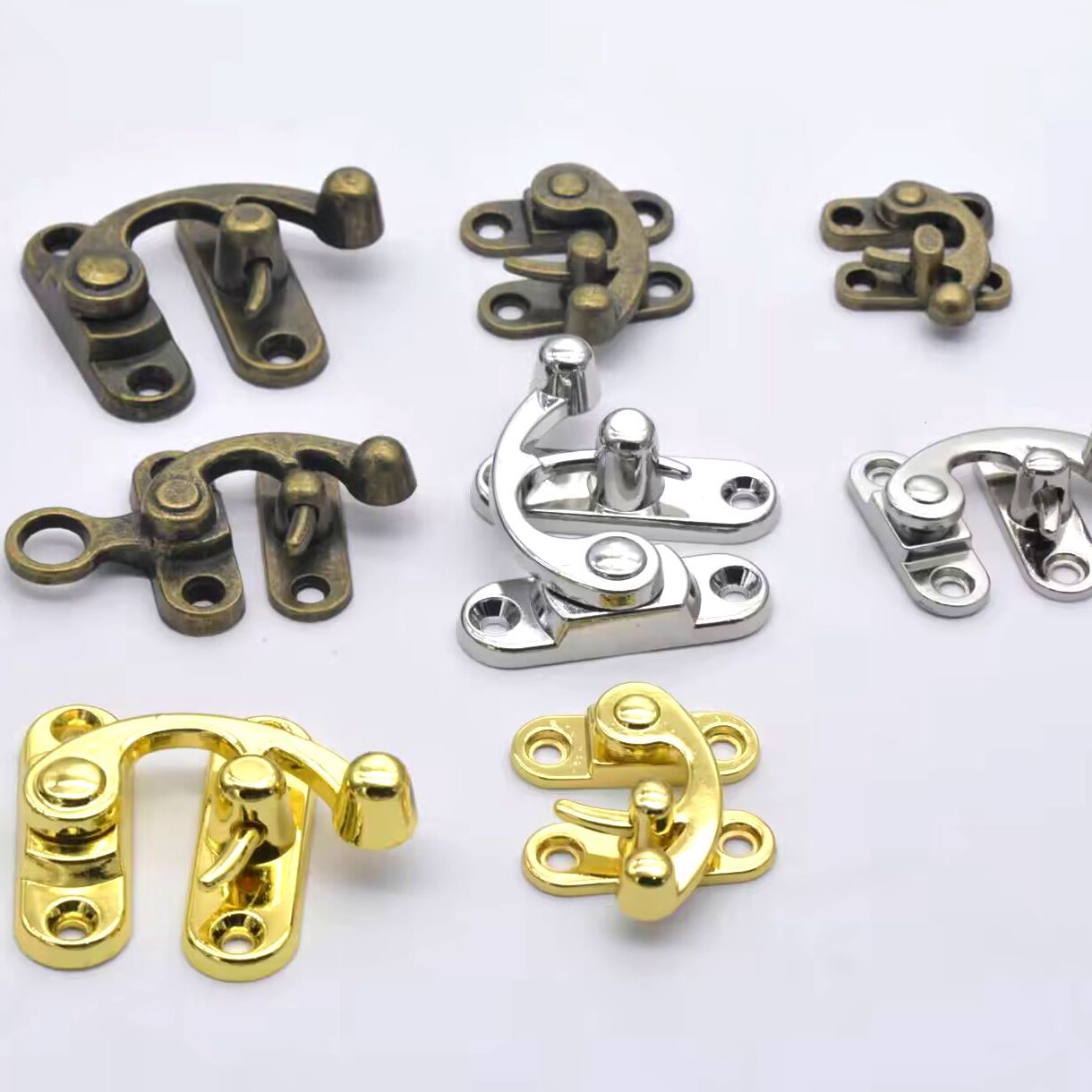 Die-Cast Horn Lock Packaging Box 28*33 Zinc Alloy Horn Buckle Custom Gift Box Buckle Clothing Belt Ring Antique Lock