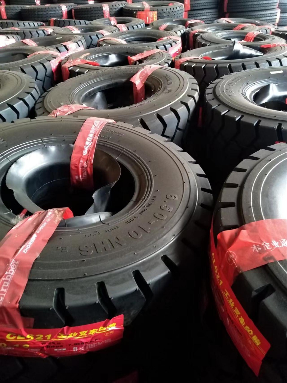Chaoyang 23.5 - 25 Forklift Tyre