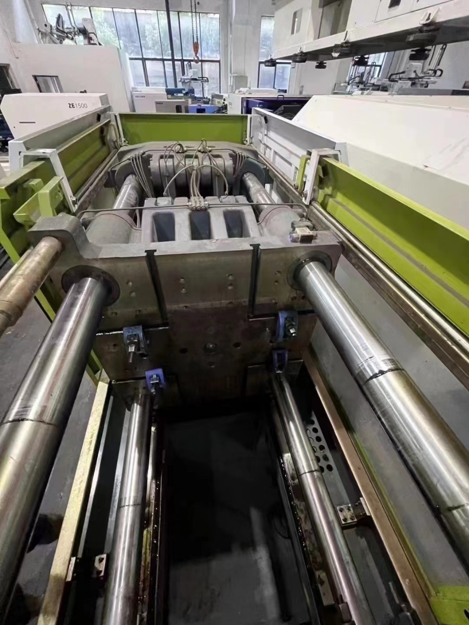 Ningbo Jingqiong 200 Tons Servo Double Color Machine Machine Condition as New Fu Jin Xin Machinery Xiao Zhao 18320760855