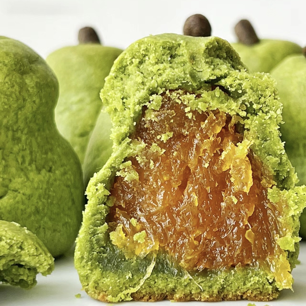 Mid-Autumn Festival colorful pear milk flavor afternoon tea snacks factory direct pear does not open you oh/gift box with hand gift cake