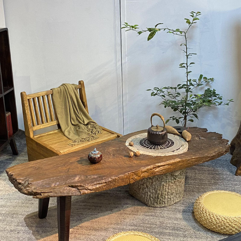 Винтажный чайный стол из массива дерева с неправильным дизайном из старой доски для расслабляющего чаепития