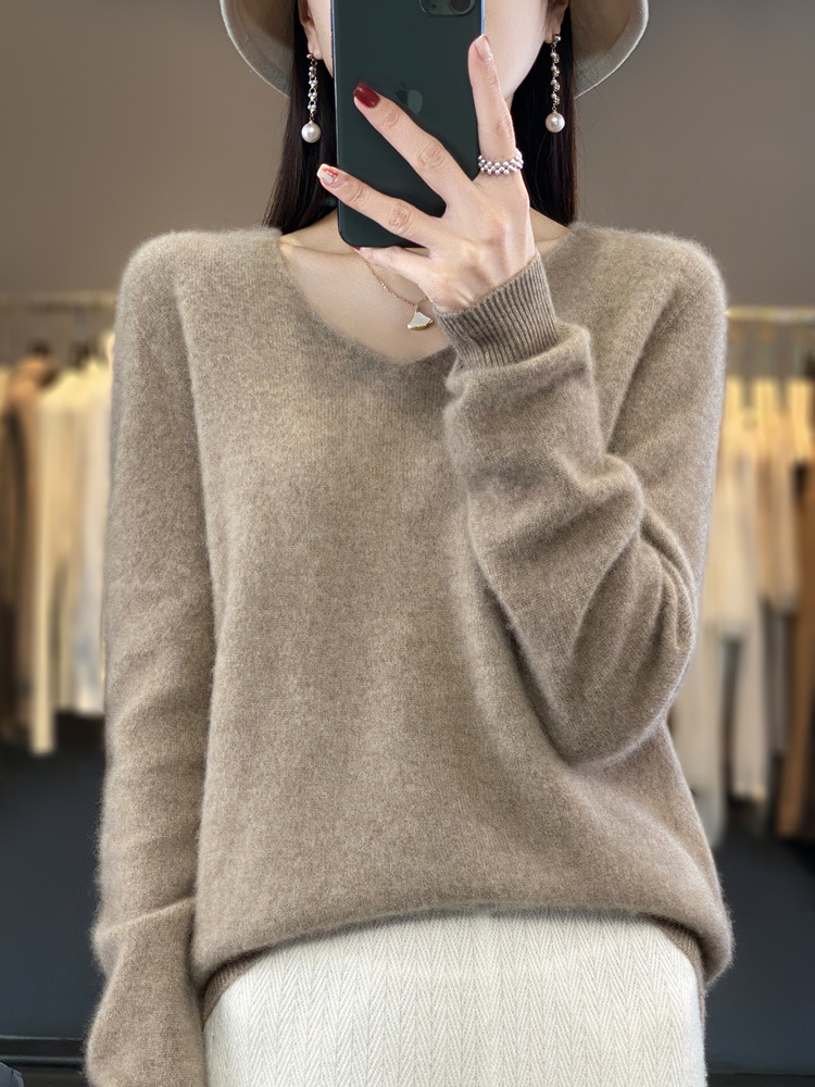 Autumn and Winter First-Line Seamless 100 Wool Sweater Women's V-Neck Loose Cashmere Base Sweater Knitted Sweater Women's Inner Top