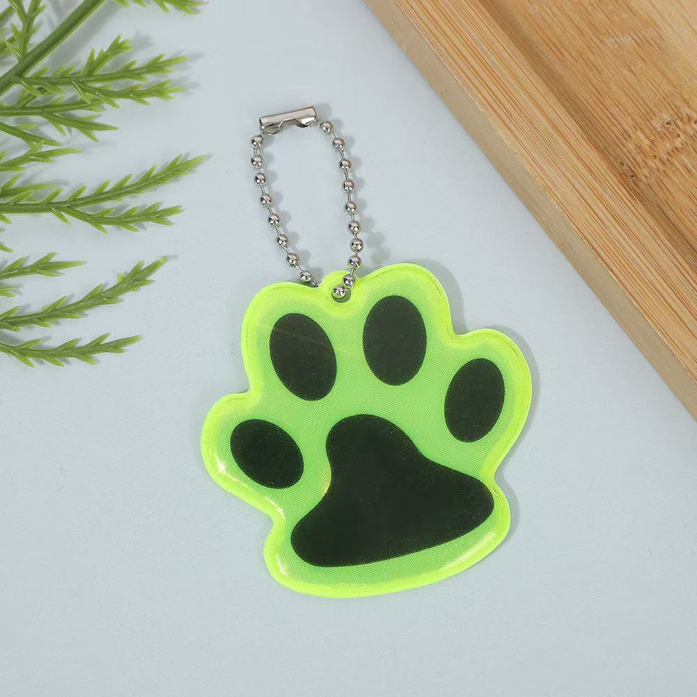 Double-Sided Reflective Dog Paw Pendant Pvc Keychain Night Safety Warning Sign Cycling Reflective Pendant
