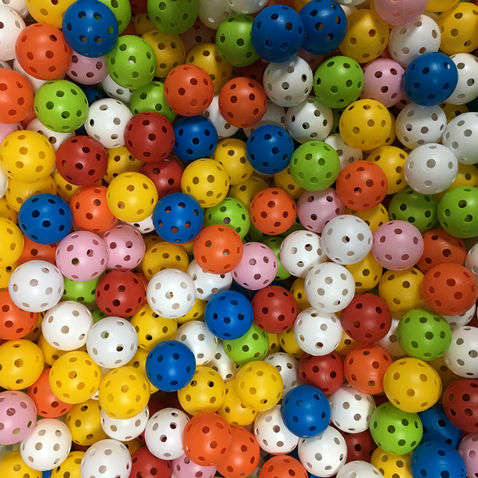 26 hole color plastic ball golf indoor practice ball toy ball mixed color golf hole ball color