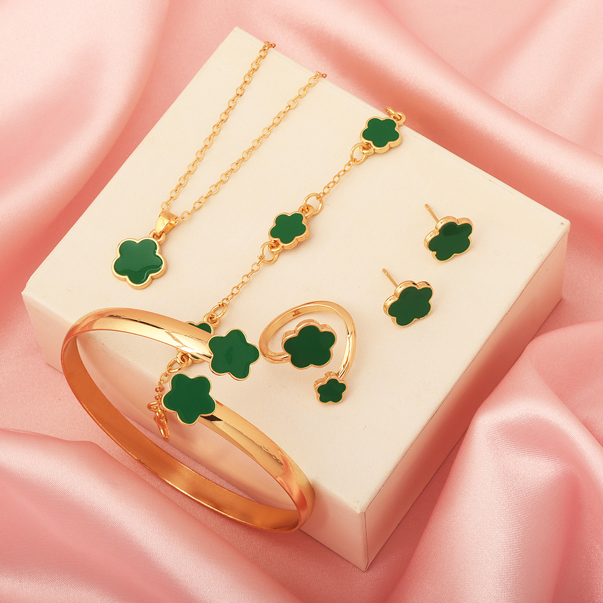 European and American Hot-Selling Versatile Jewelry Set Cross-Border Hot-Selling Five-Petal Flower Necklace Bracelet Bracelet Earrings Ring 5-Piece Set