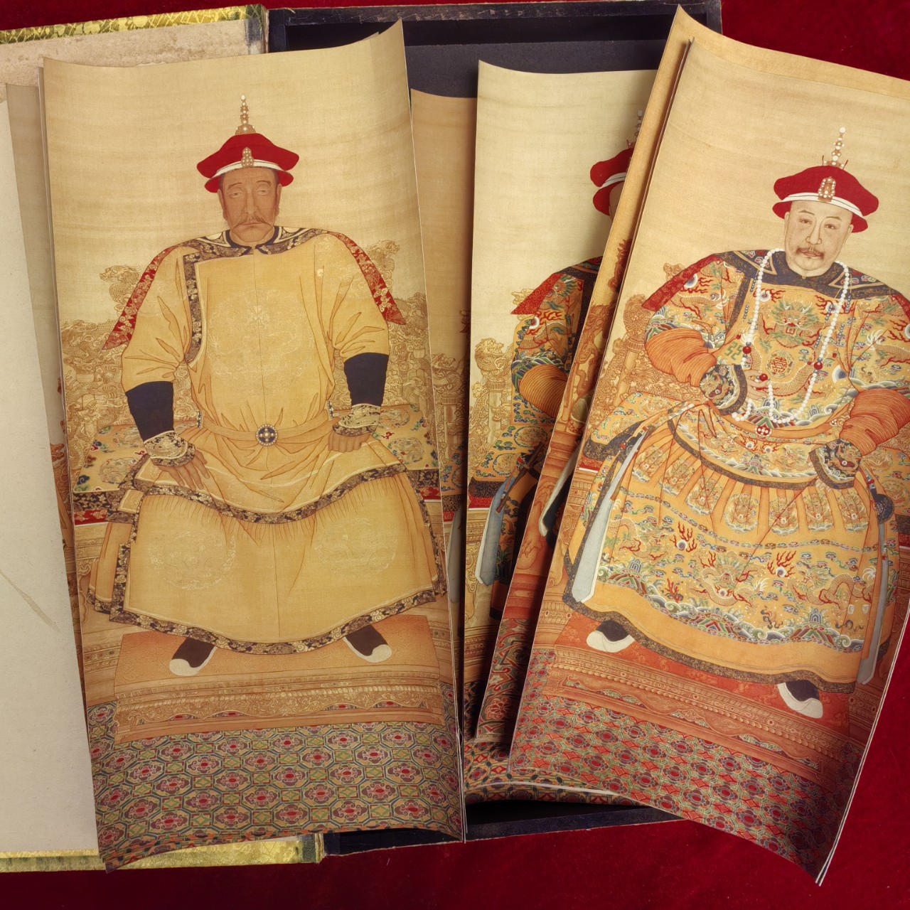 High Imitation Celebrity Paintings, Brocade Boxes, Collection Pendants, Twelve Emperors of the Qing Dynasty