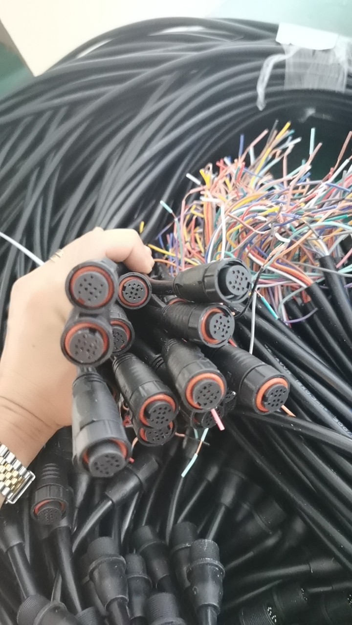 Многоядерный водонепроницаемый кабель с водонепроницаемой вилкой