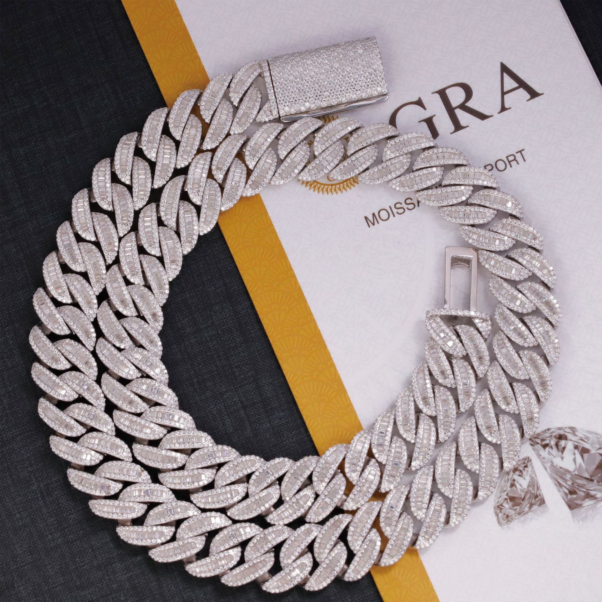 European and American Hip-Hop Style S925 Silver Crescent-Shaped Cuban Chain Inlaid with Ladder-Shaped Moissanite Personalized Trendyy Necklace Jewelry