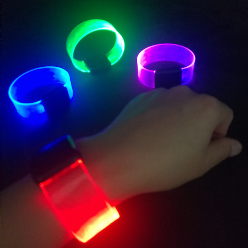 Производитель оптовых светодиодных светящихся браслетов, кнопка, магнитный, цветной флуоресцентный браслет, поддержка печатных браслетов