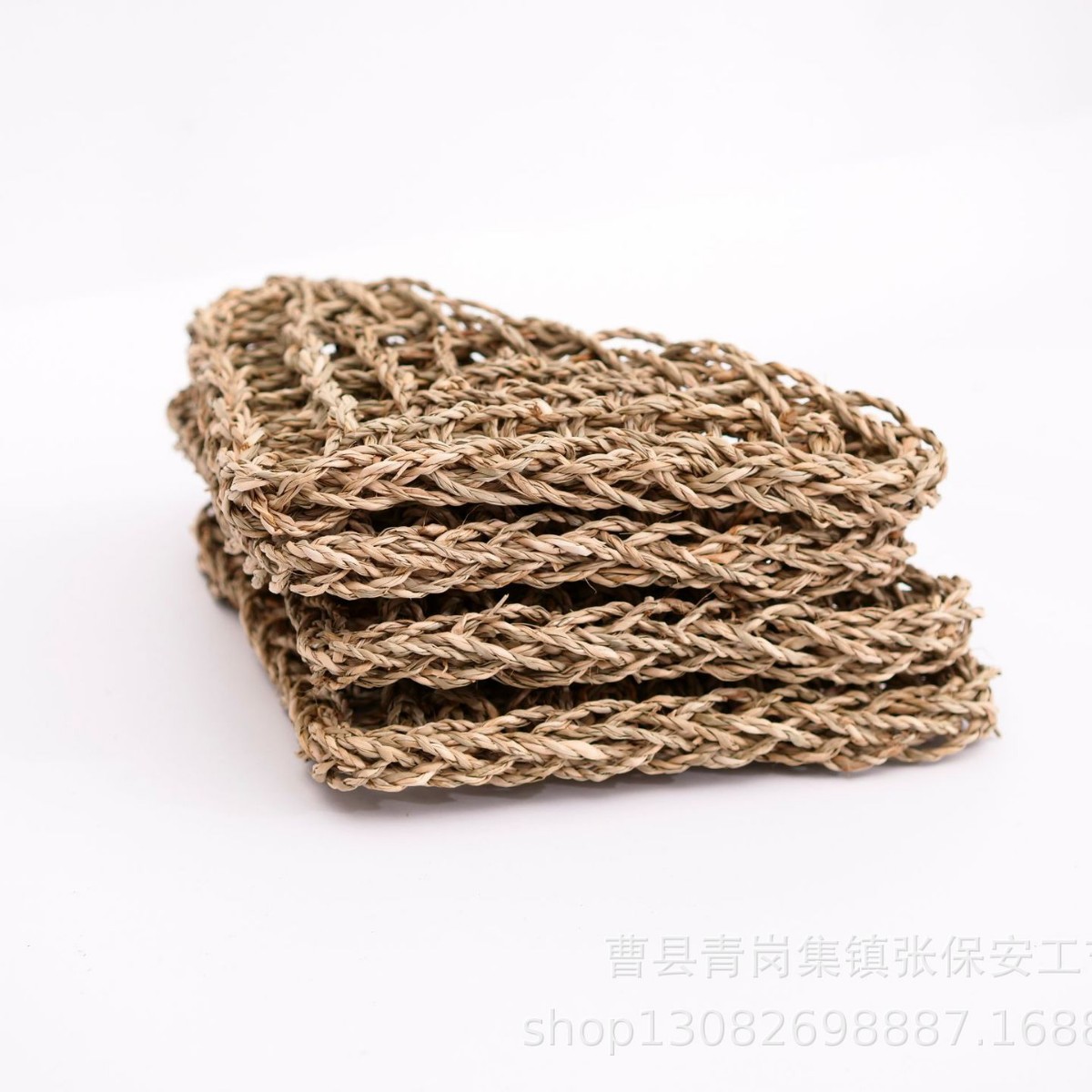 Triangle handmade straw mat different pet animal lizard crawling woven mat factory wholesale hamster molars mat