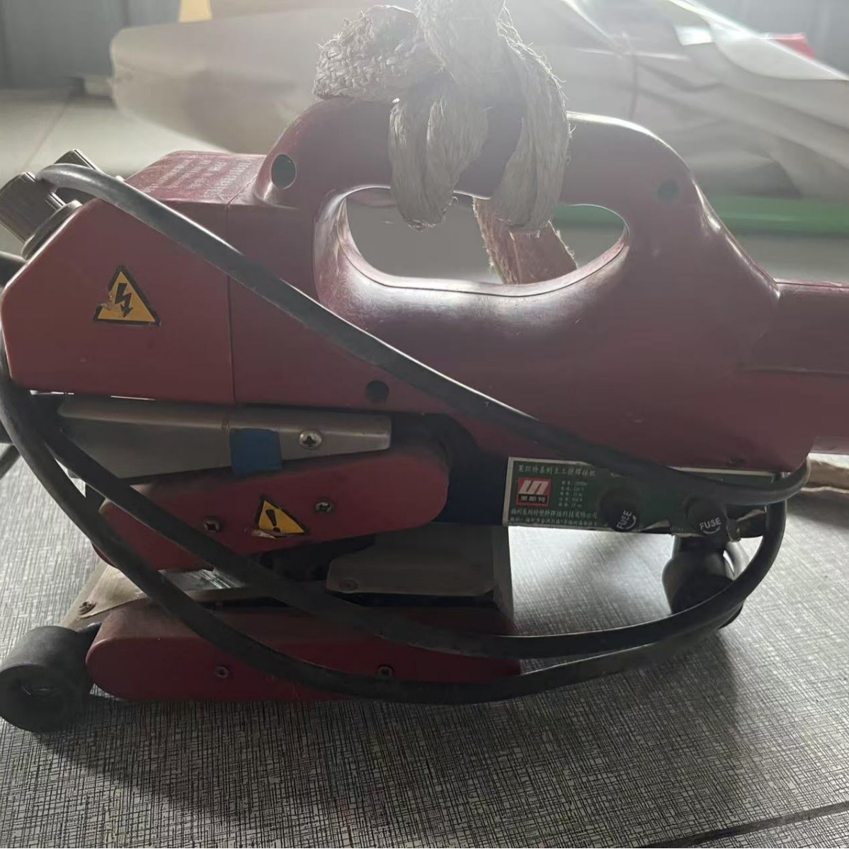 Сварочный аппарат для композитной геомембраны, автоматическая подъемная машина для водонепроницаемых панелей, машина для горячей сварки противосептической мембраны