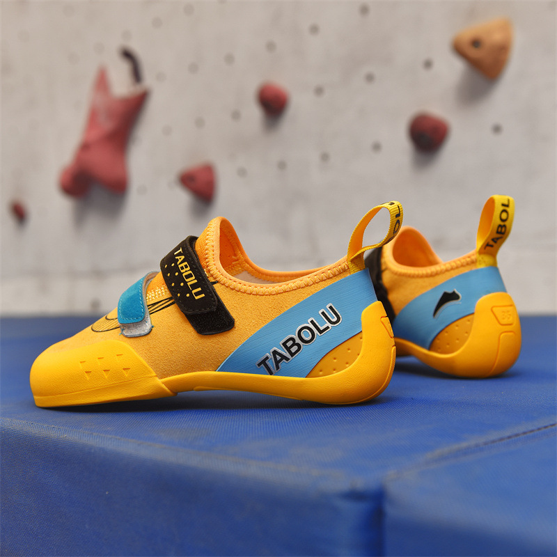 Children's climbing shoes special indoor beginner climbing shoes boys and girls entry style outdoor one-piece delivery