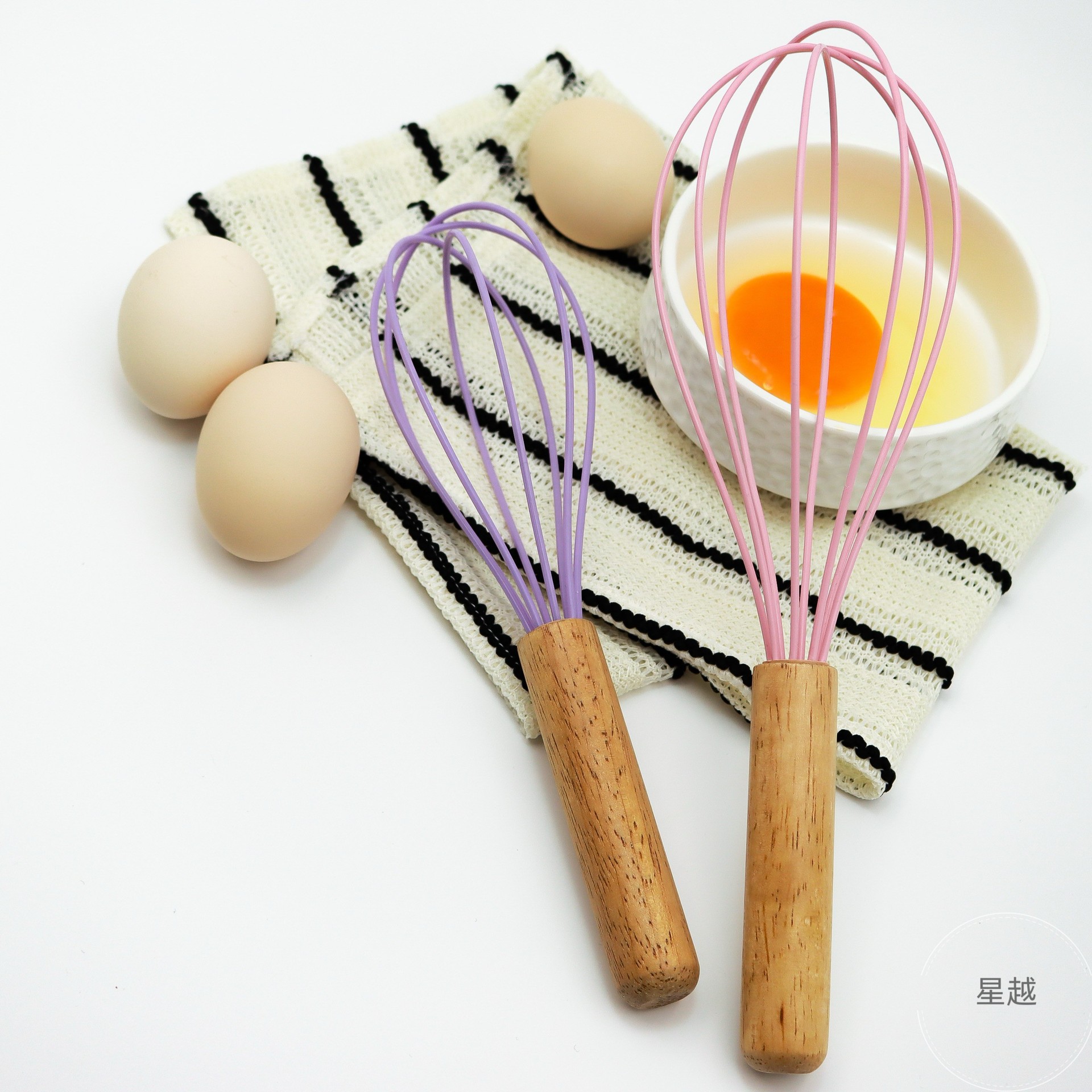 Cross-Border New 8-Inch 10inch 12inch Silicone Egg Beater Manual Wooden Handle Mixer Egg White Baking Tools Wholesale