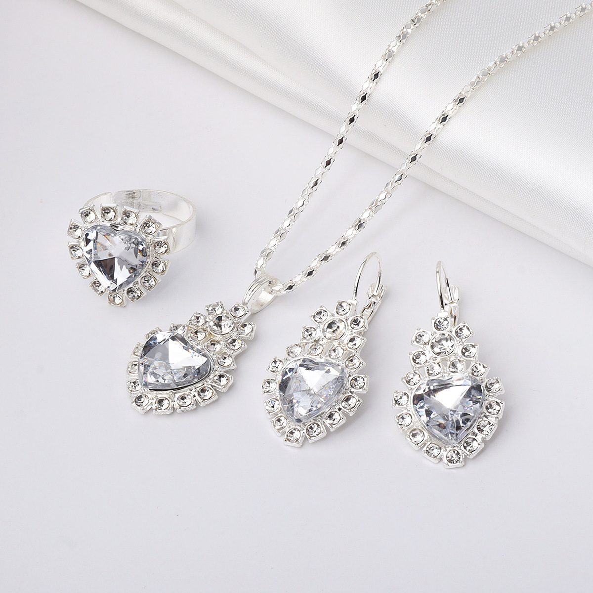 Набор из трех частей: серебряные украшения с кристаллами, оптовая продажа