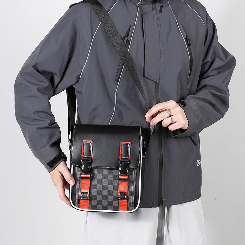 Shoulder Bag Men's Large Capacity Casual Versatile Internet Celebrity Crossbody Bag Plaid Fashion Classic Commuter Business Small Square Bag