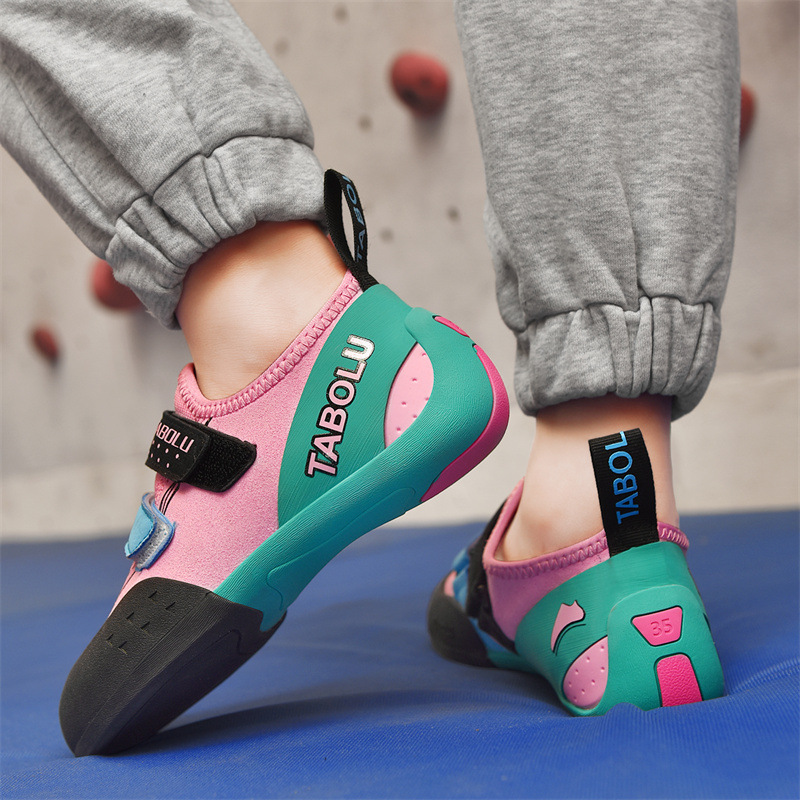 Children's climbing shoes special indoor beginner climbing shoes boys and girls entry style outdoor one-piece delivery