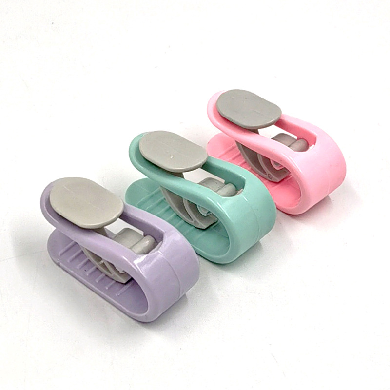 Internet celebrity popular quilt holder bed sheet quilt cover four-corner fixed angle clip anti-running non-slip invisible needle-free Holder