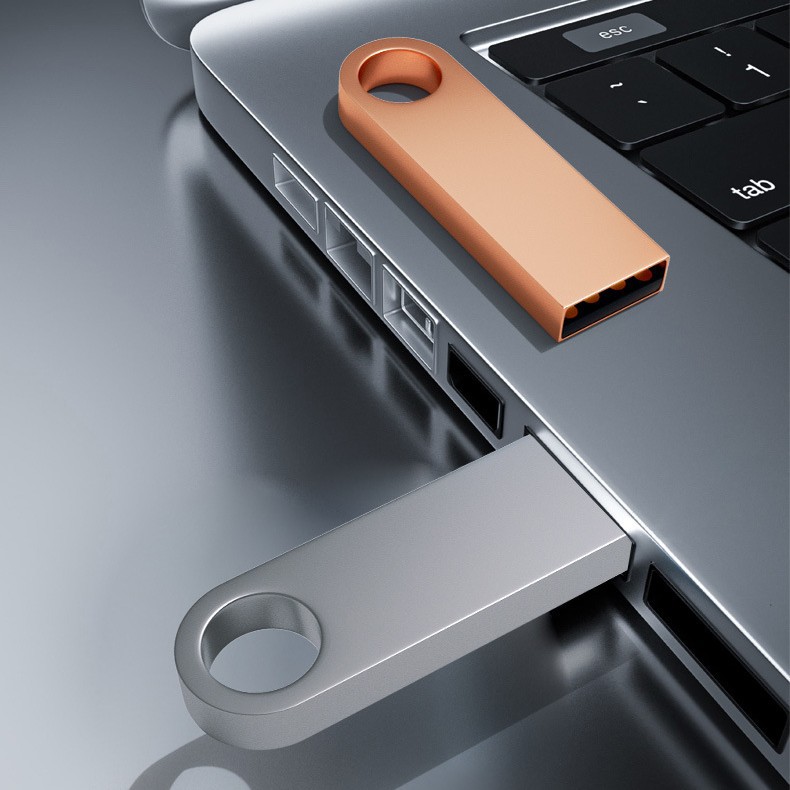 Оптовая продажа U-дисков с гравировкой, автомобильные подарки, USB 2.0 3.0, высокоскоростная передача данных