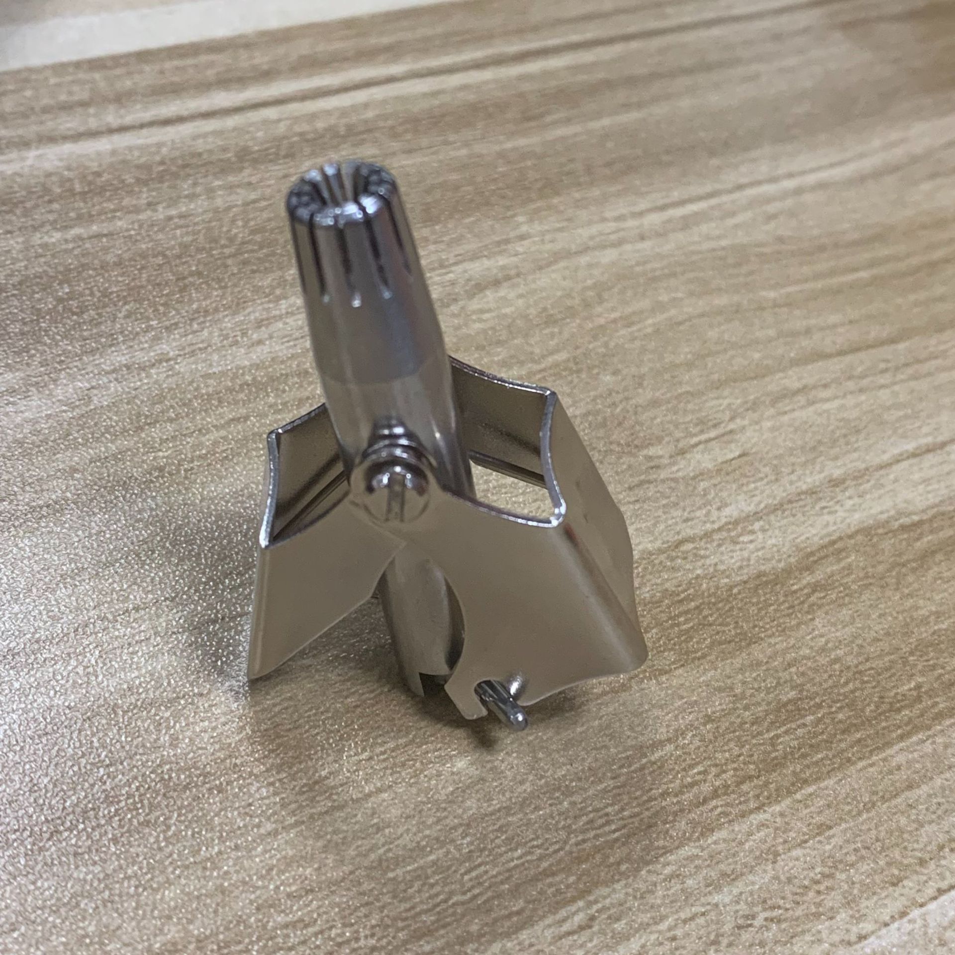 Manufacturer in Stock Wholesale New Men's and Women's Nose Hair Cleaning Manual Trimmer Washable Nose Hair Trimmer