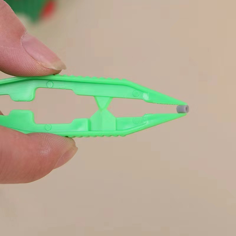 Doudou plastic tweezers bean accessories tool Doudou small tweezers Children DIY tool clip plastic clip