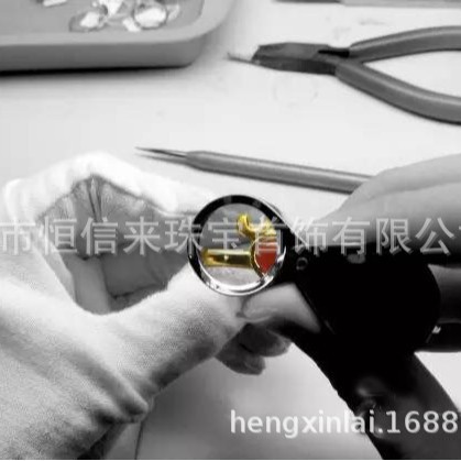 Fine Brooch Design and Manufacturing 18K Gold Inlaid with Diamonds and Hetian Jade Colored Gemstone Brooch Processing Pin Brooch Manufacturing