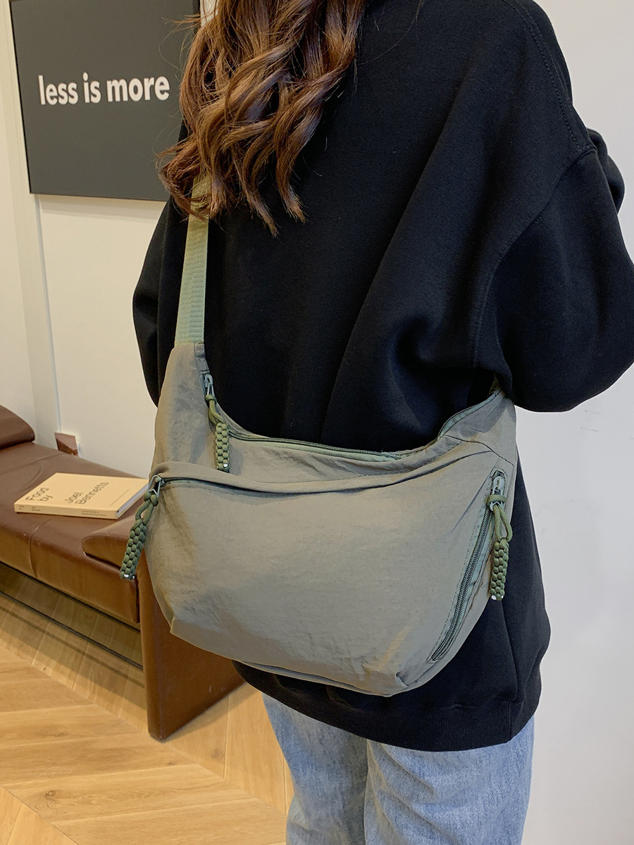 2025 Pure Color Trendyy Personalized Shoulder Bag Women's Daily Simple Dumpling Bag Versatile Nylon Crossbody Bag Women's Casual