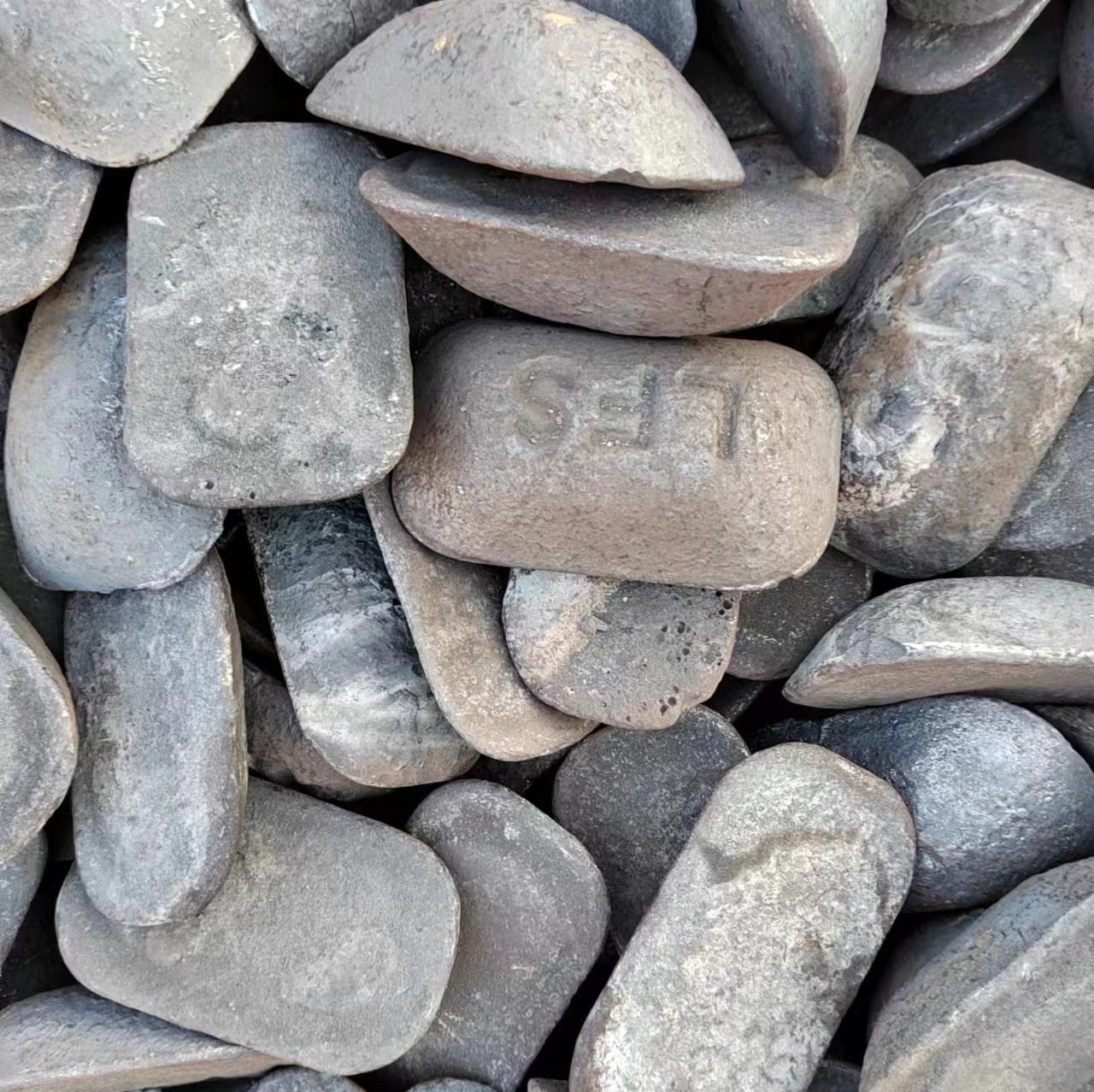 14 # Foundry Pig Iron Bread Iron Z14 Z18 Q10 Q12 Steel Casting Pig Iron Casting High Strength Pig Iron