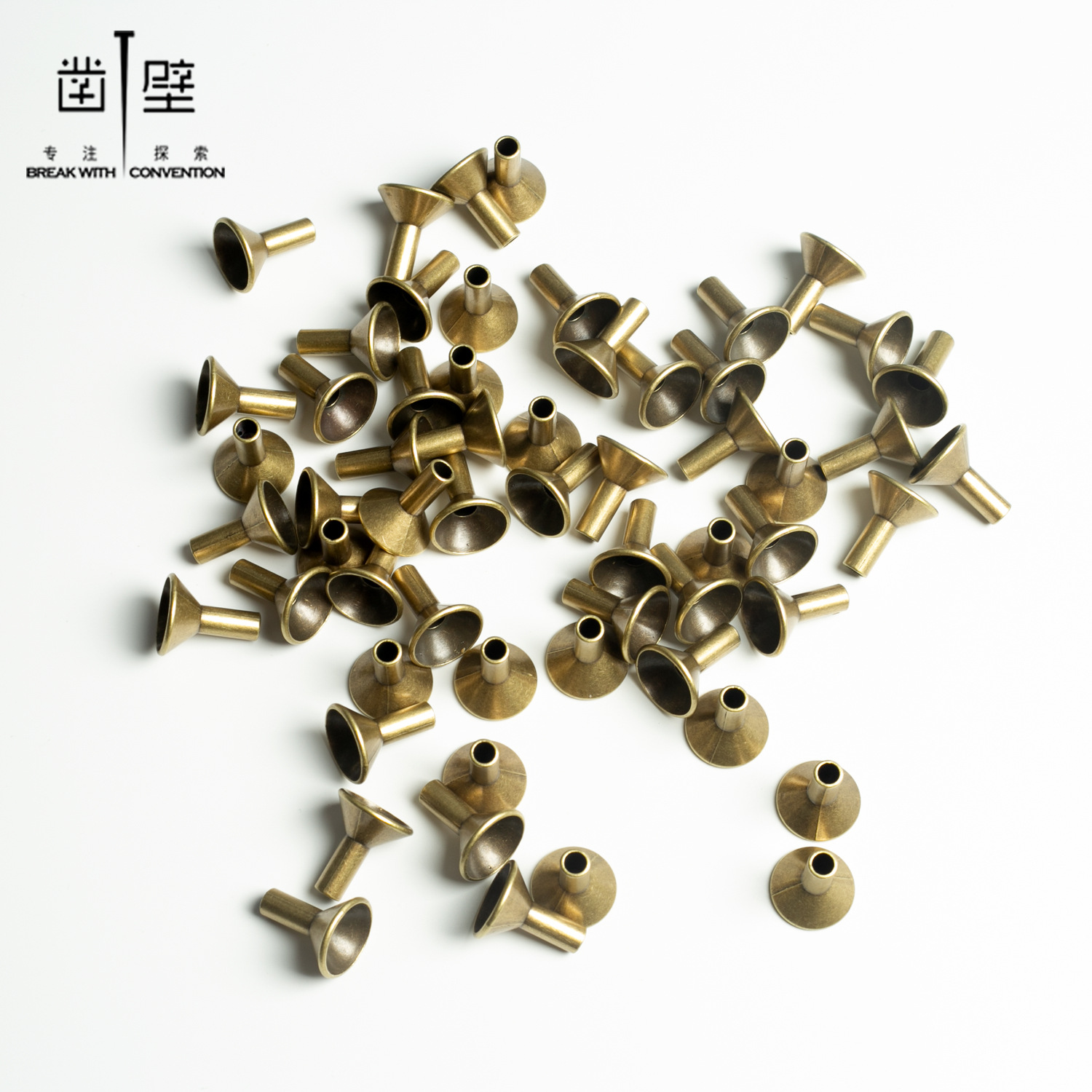 Backflow incense base accessories zinc alloy incense holder cone incense rack ornaments metal incense holder explosive backflow incense matching