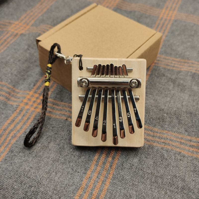 Handheld Portable Thumb Piano Sound Giant Popular Kalimba Cute Thumb Piano Carving Mini Mini 8 Thumb Piano 8