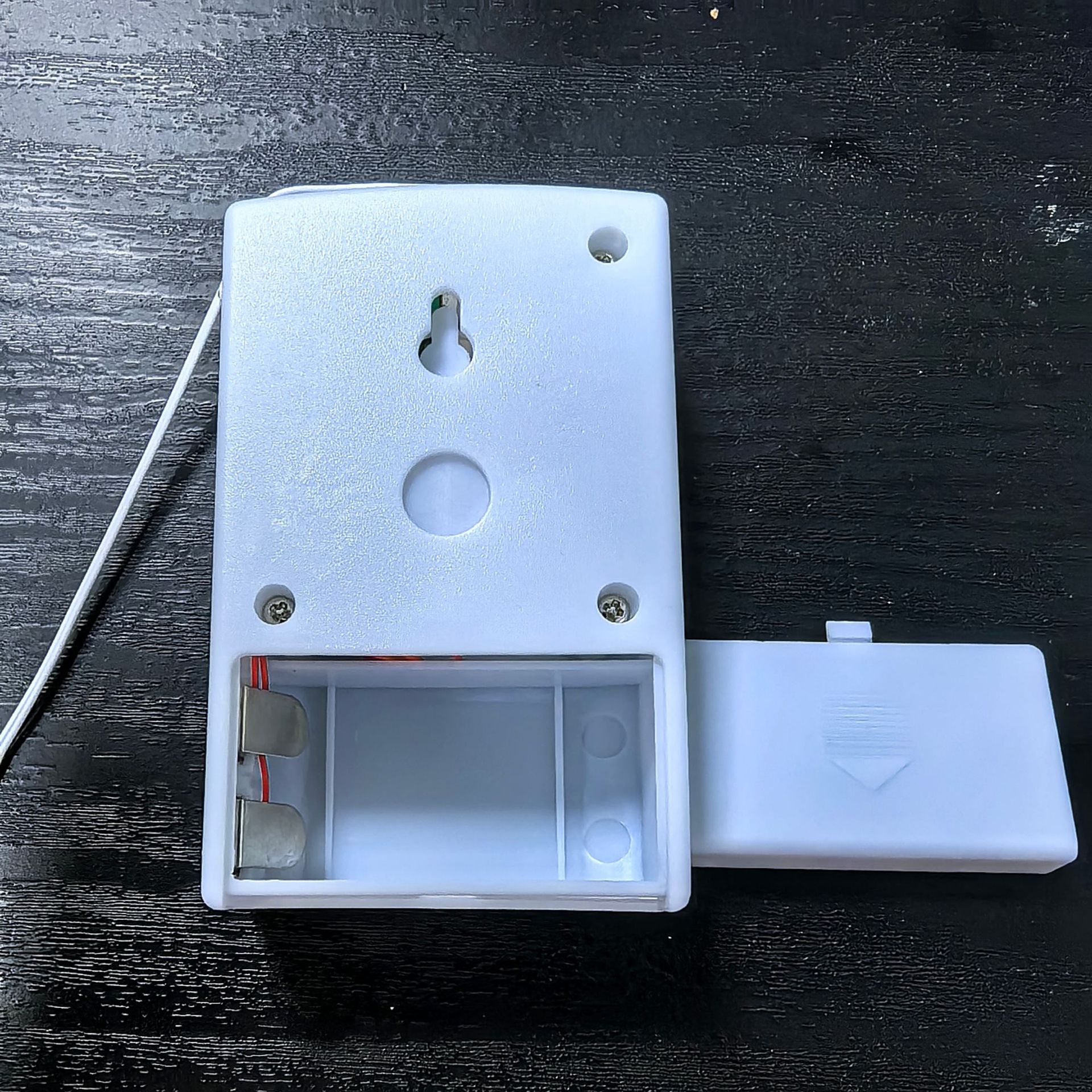 110 decibels cut off the line on the alarm invisible anti-theft network on-site burglar alarm door and window alarm