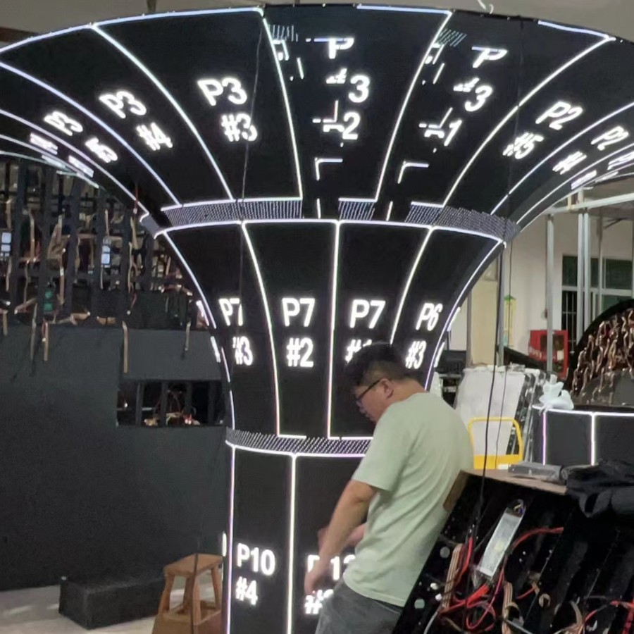 Factory Customized Led Display P1.86 Horn Screen Indoor Outdoor Led Screen