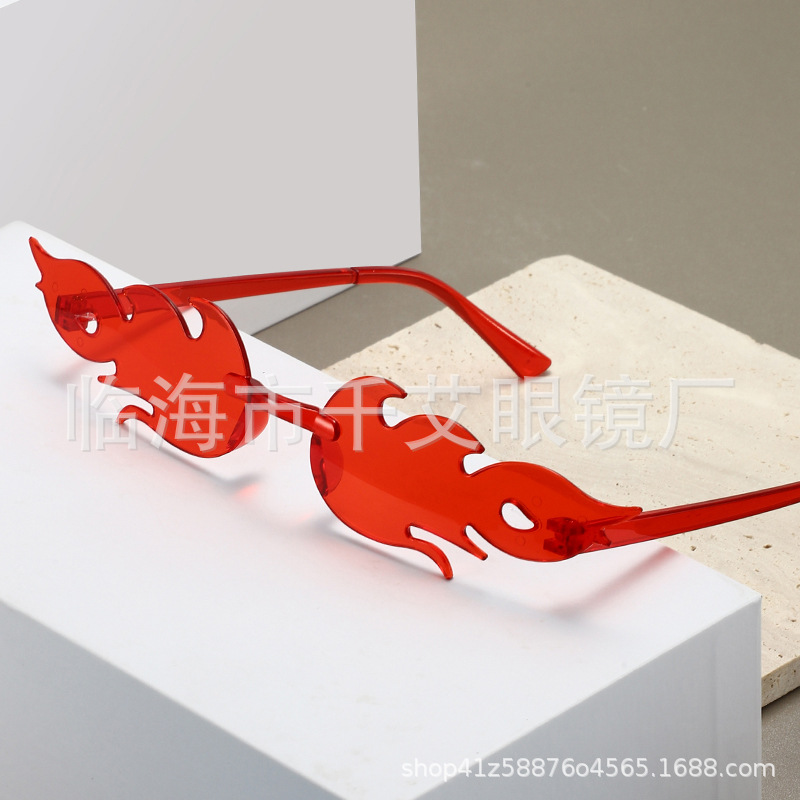 Новые солнцезащитные очки в форме пламени, безободковые, модные