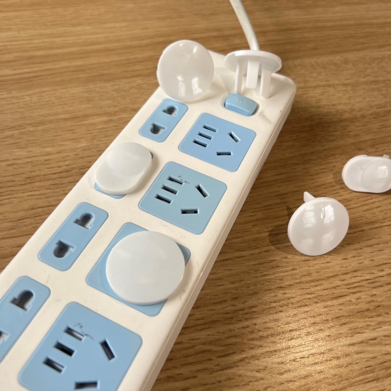 Factory direct supply children's anti-electric shock safety plug baby socket protective cover children's anti-electric shock socket hole