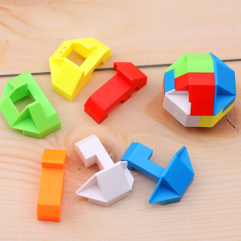 Luban lock Kong Ming lock plastic creative group disassembly leisure student training early education educational children assembling toys