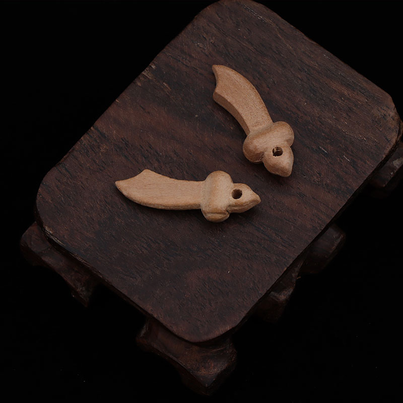 Small dragon head sword peach wood sword pendant baby necklace small sword knife wood carving peach wood sword accessories
