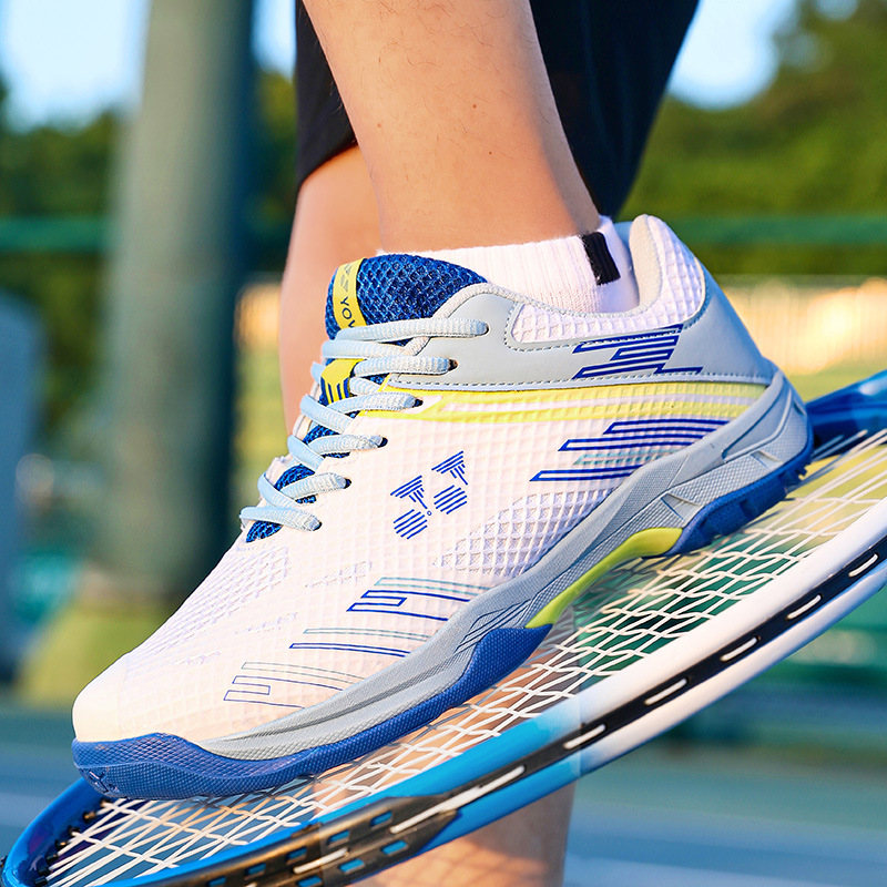 New Badminton Shoes Men's and Women's Shock Absorbing Lightweight Tennis Shoes Couple's Shock Absorbing Professional Sports Shoes for Students Men