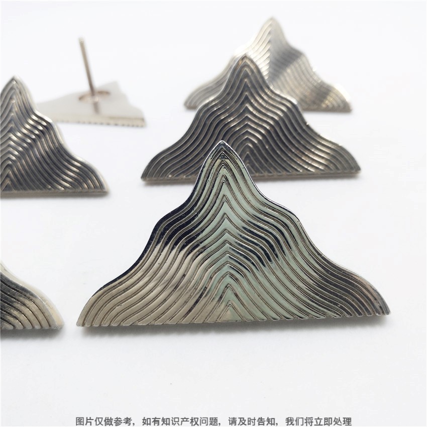 Fujian Triangle Sign Manufacturer Long Screw Sign Light Gold Trademark High-Gloss Nameplate Private Furniture Nameplate