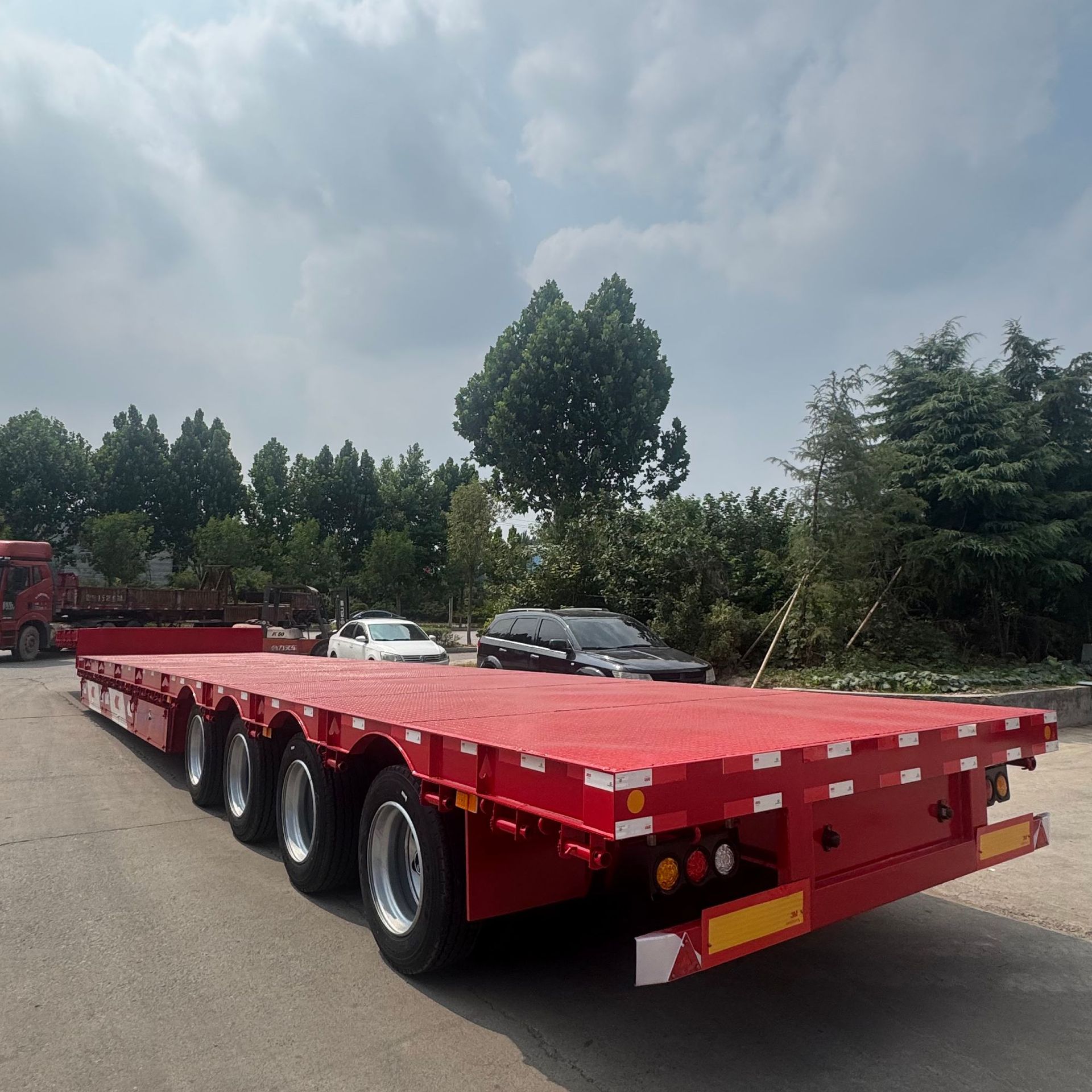 3m Wide High and Low Flatbed Semi-Trailer for Large Item Transportation, Semi-Trailer for Engineering Transportation