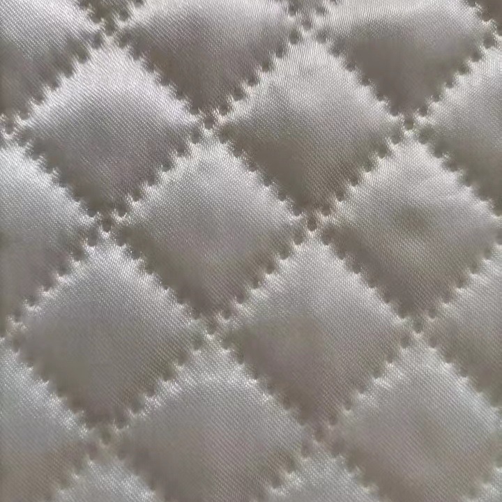 Factory direct selling polyester taffeta single/double sided ultrasonic quilted cotton lining pillow lining fabric