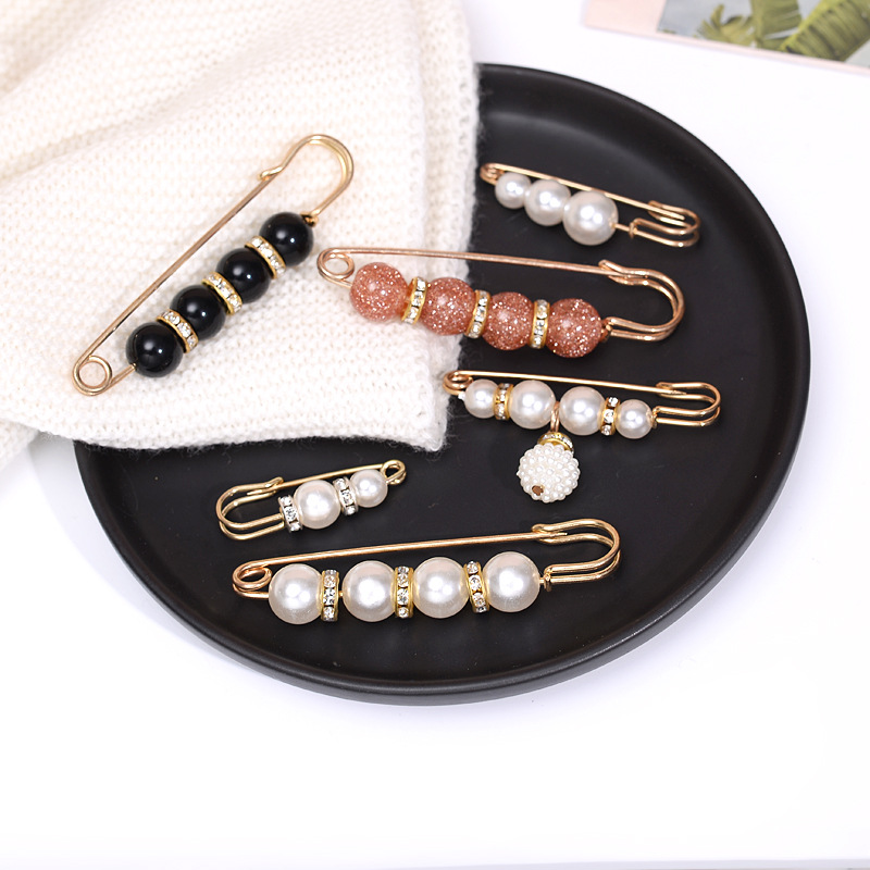 Jeans Waist Buckle Invisible Skirt Waist Tight Clip Waist Needle Waist Tight Card Needle Anti-Light Brooch Female Personality