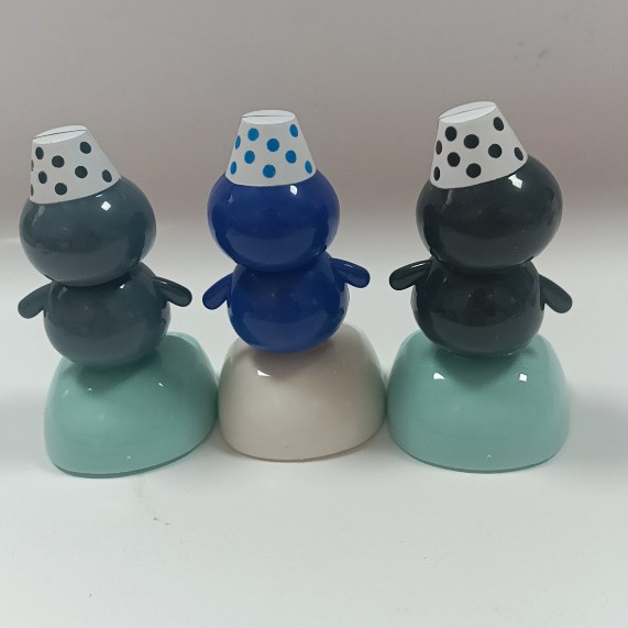 Factory Direct Sales Foreign Trade Solar Car Ornaments, Creative Car Accessories, Snowman Swing Toys