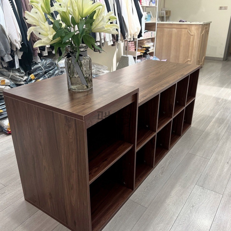 | net red clothing store Nakajima table Nakajima display table in the middle of running water shoe bag display cabinet women's clothing store display