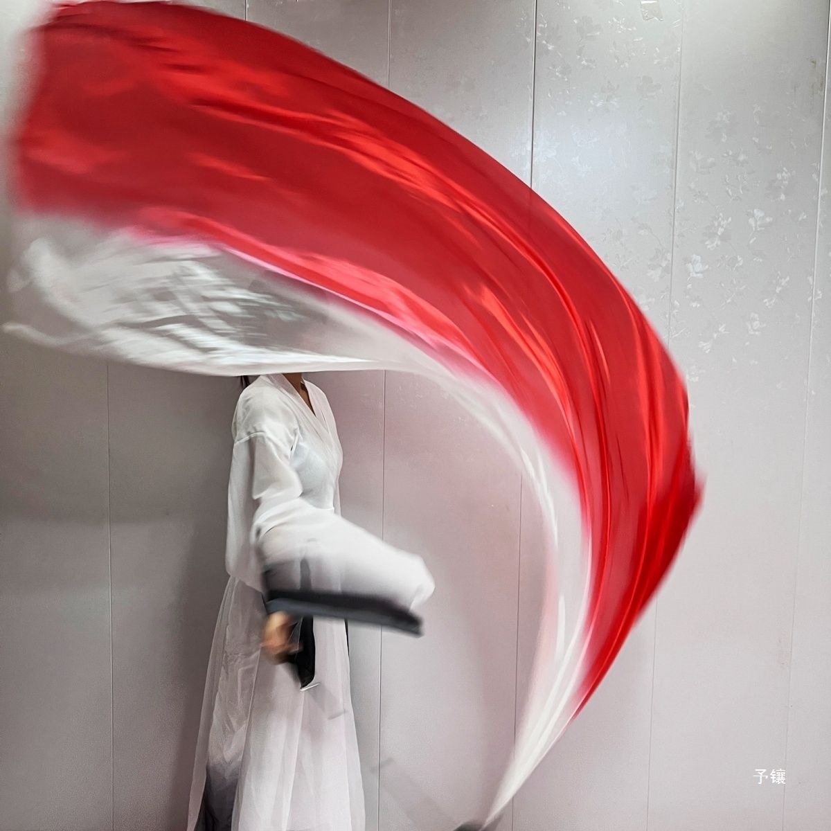 Opening dance colorful silk school sports meeting performance props throw ball gauze towel dance black ball gradient ribbon student dance