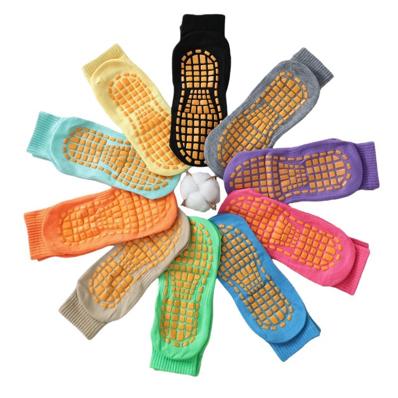 Factory wholesale trampoline socks dispensing non-slip socks floor socks children's playground early education adult yoga socks