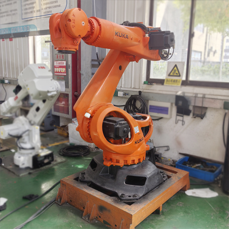Used KUKA KUKA robot load 180KG handling palletizing grinding KR180 R2900 mechanical arm