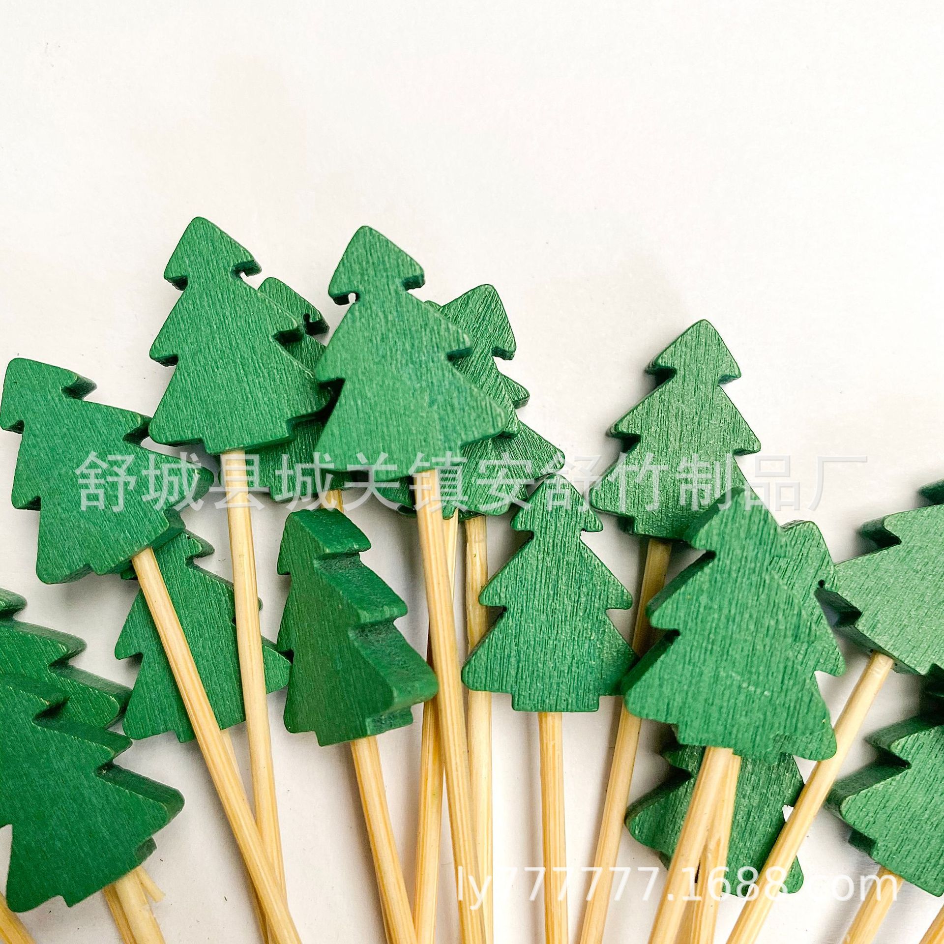 100 pcs/pack Santa Claus Christmas tree snowflake elk fruit stick bamboo stick fruit string Christmas holiday fruit stick